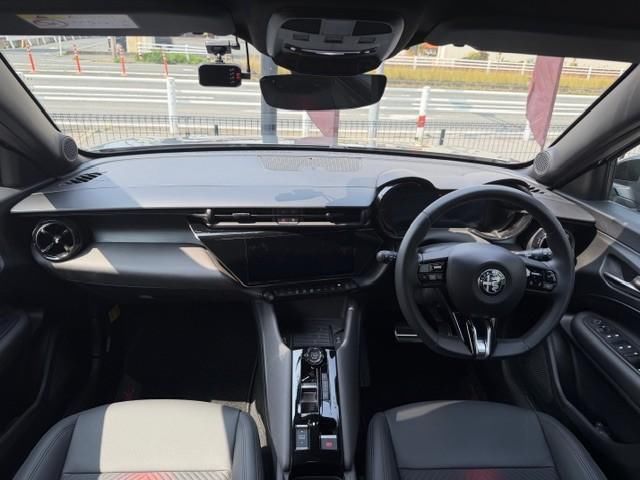 2025 ALFA Romeo JUNIOR 照片 7