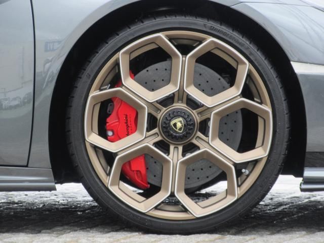 2026 Lamborghini HURACAN — миниатюра 6