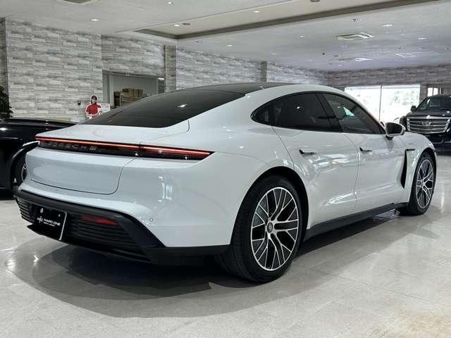 2021 Porsche TAYCAN — миниатюра 6