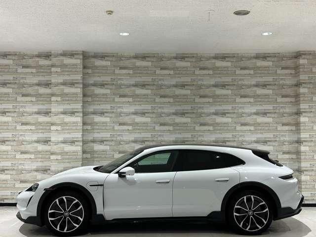 صورة 3 لـ 2023 Porsche TAYCAN CROSS TURISMO
