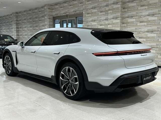 صورة 2 لـ 2023 Porsche TAYCAN CROSS TURISMO