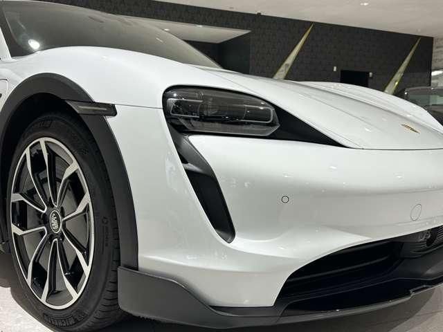 صورة 5 لـ 2023 Porsche TAYCAN CROSS TURISMO
