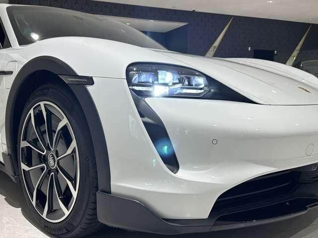 صورة 8 لـ 2023 Porsche TAYCAN CROSS TURISMO