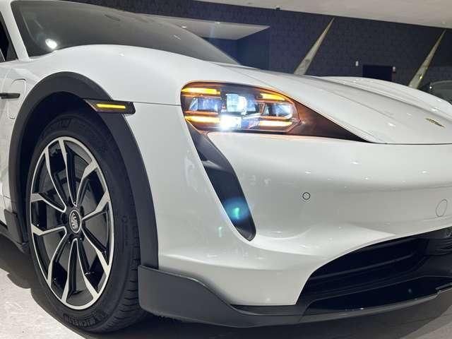 صورة 9 لـ 2023 Porsche TAYCAN CROSS TURISMO