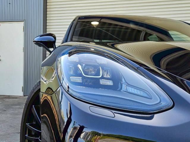 صورة مصغرة 3 لـ 2019 Porsche PANAMERA