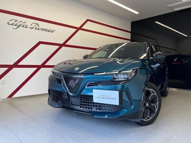 2025 ALFA Romeo JUNIOR 照片 1
