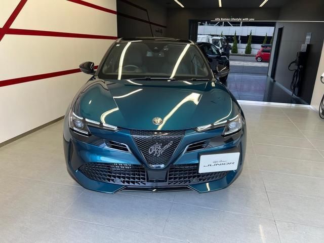 2025 ALFA Romeo JUNIOR 照片 4