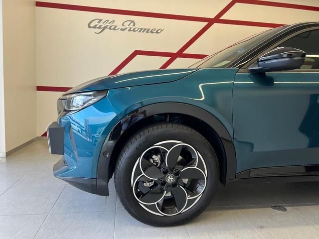 2025 ALFA Romeo JUNIOR 照片 8
