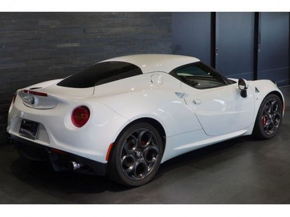 صورة 3 لـ 2015 ALFA Romeo 4C