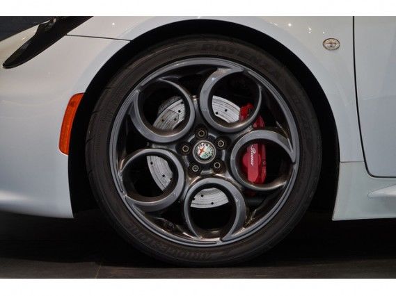 صورة 5 لـ 2015 ALFA Romeo 4C
