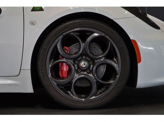 صورة 9 لـ 2015 ALFA Romeo 4C