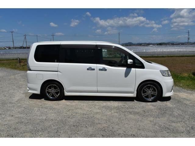 2006 Nissan SERENA — фото 4