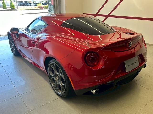 صورة 4 لـ 2015 ALFA Romeo 4C