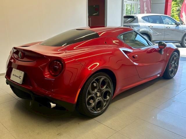 صورة 8 لـ 2015 ALFA Romeo 4C