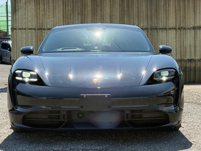 2021 Porsche TAYCAN thumbnail 2