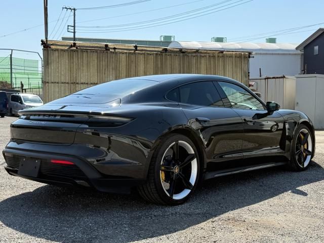 2021 Porsche TAYCAN thumbnail 4