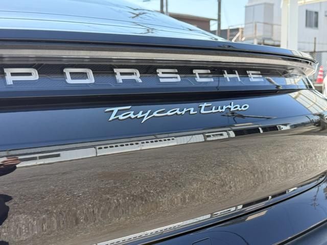 2021 Porsche TAYCAN thumbnail 6