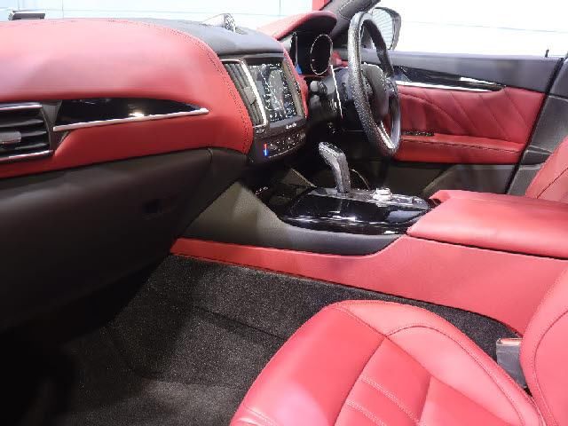 صورة مصغرة 8 لـ 2021 Maserati GRAN SPORT