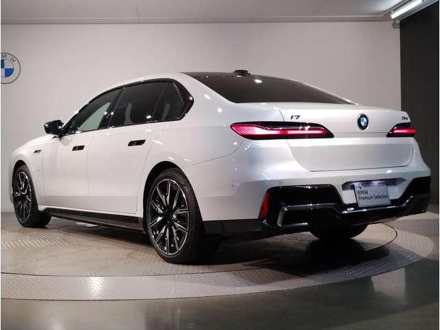 2025 BMW I7 — фото 7