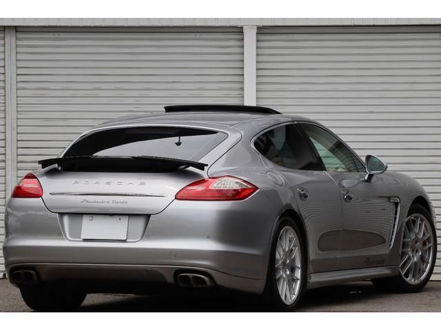 صورة 4 لـ 2012 Porsche PANAMERA