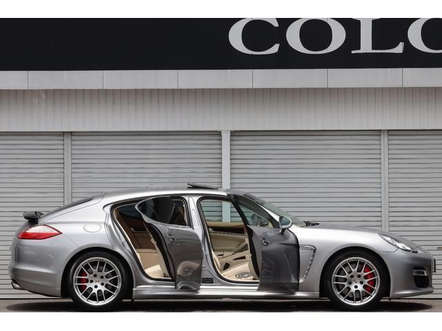 صورة 9 لـ 2012 Porsche PANAMERA