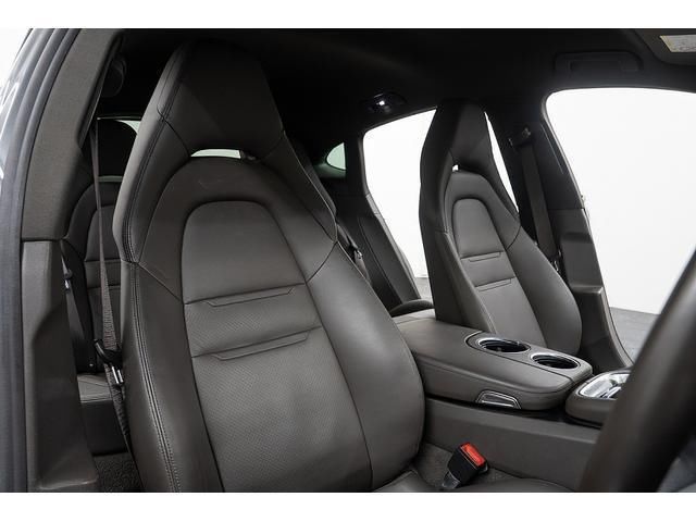 صورة 4 لـ 2017 Porsche PANAMERA