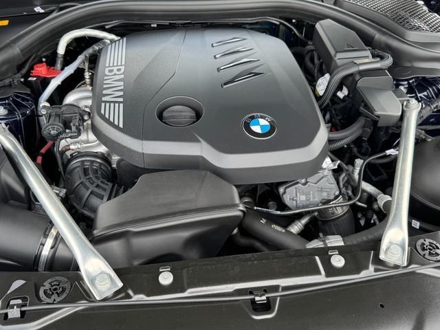 2024 BMW 5 SERIES — фото 8
