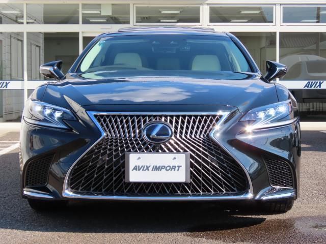 2018 Lexus LS photo 3