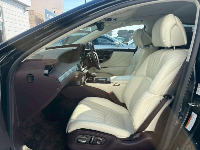 2018 Lexus LS photo 7