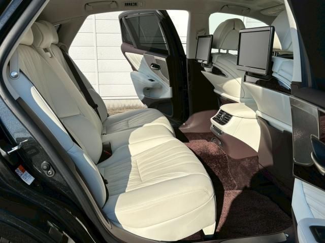 2018 Lexus LS photo 8