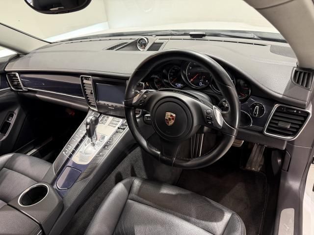 صورة مصغرة 4 لـ 2014 Porsche PANAMERA