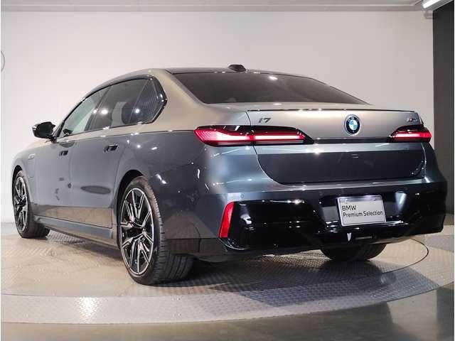2025 BMW I7 — фото 8