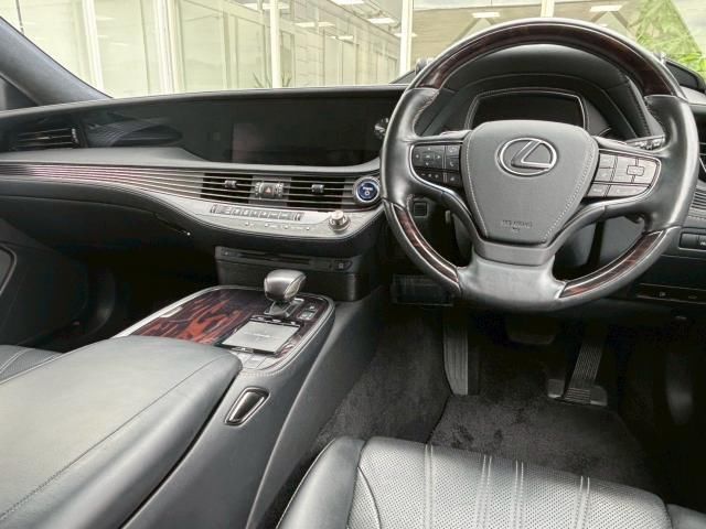 2017 Lexus LS photo 5