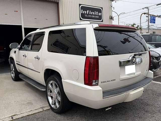 2010 Cadillac ESCALADE 缩略图 3