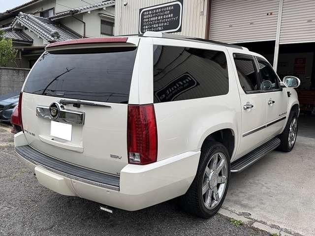2010 Cadillac ESCALADE 缩略图 4