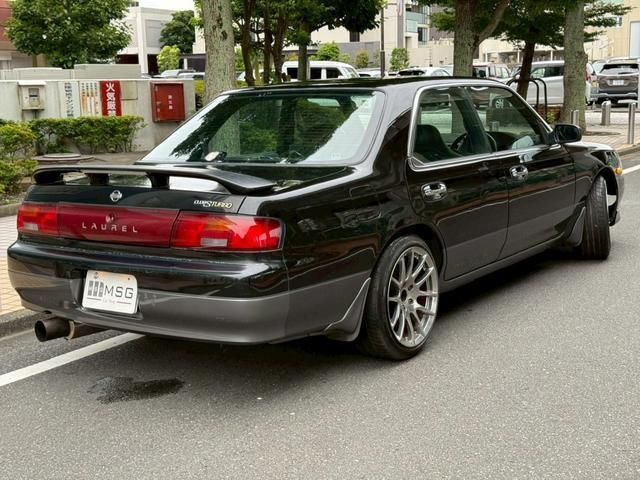 1995 Nissan LAUREL 照片 3