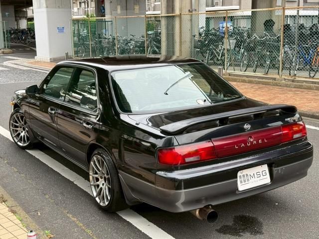 1995 Nissan LAUREL 照片 4