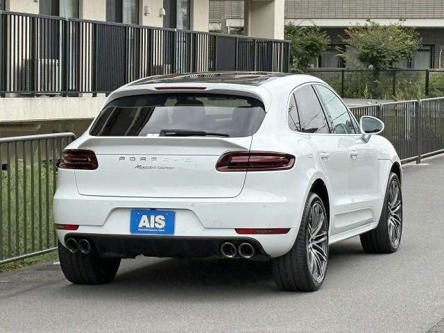 صورة مصغرة 2 لـ 2016 Porsche MACAN