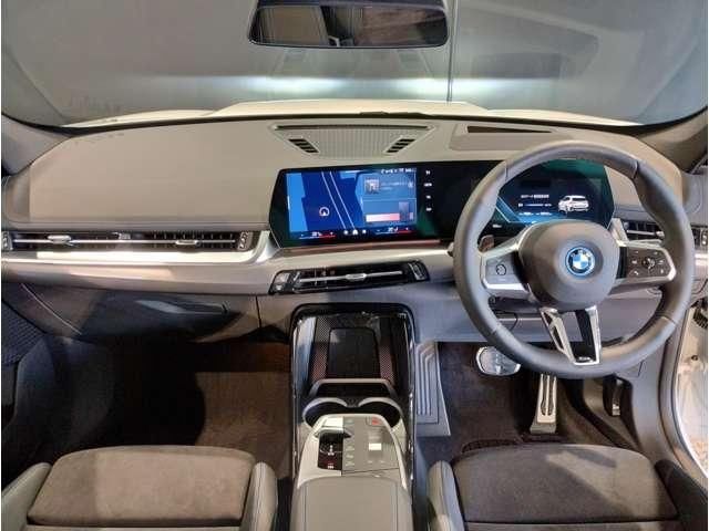 2025 BMW IX1 照片 3