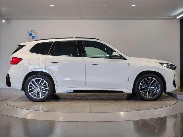 2025 BMW IX1 照片 4