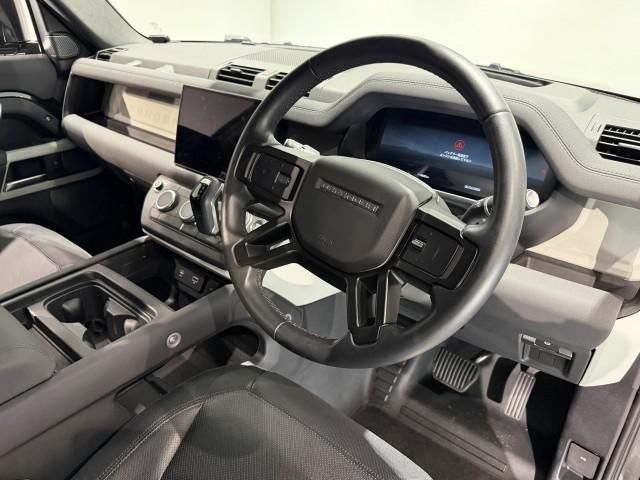 2023 LAND Rover DEFENDER thumbnail 4