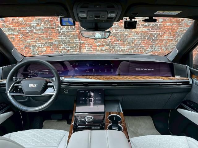 صورة مصغرة 2 لـ 2025 Cadillac ESCALADE