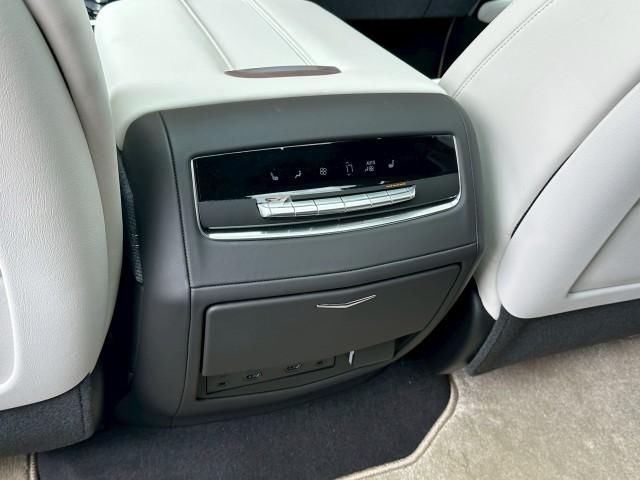 صورة مصغرة 9 لـ 2025 Cadillac ESCALADE