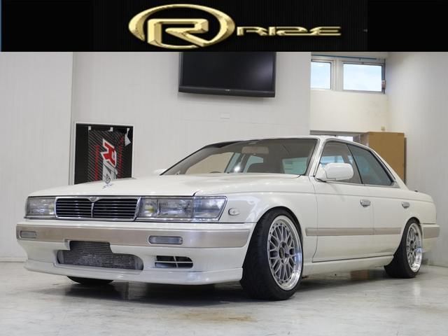 1990 Nissan LAUREL 照片 1
