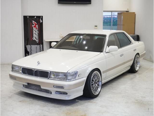 1990 Nissan LAUREL 照片 2