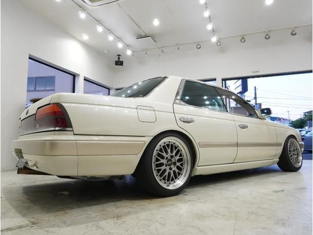 1990 Nissan LAUREL 照片 6
