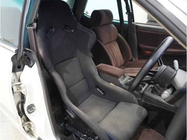 1990 Nissan LAUREL 照片 8
