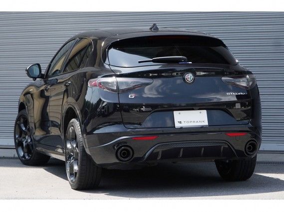 2023 ALFA Romeo STELVIO 照片 5