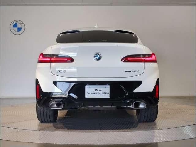 صورة 9 لـ 2023 BMW X4