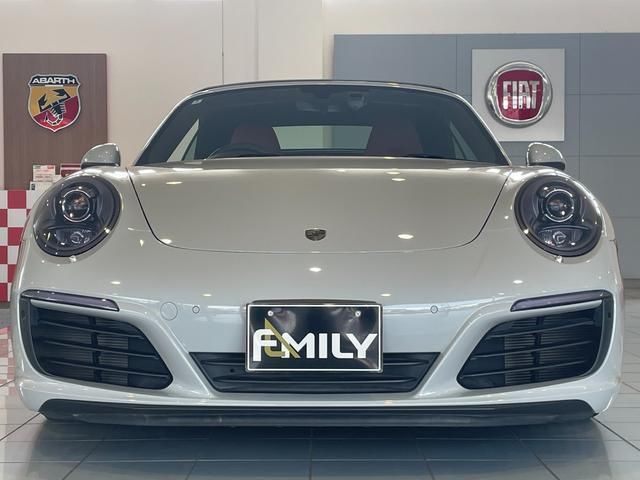 2018 Porsche 911 thumbnail 3